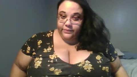 Snapshot of sluttyjess31 chatting on 04.23.26 Jessica online show from 04.23.26