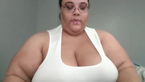 Snapshot of sluttyjess31 chatting on 05.06.26 Jessica online show from 05.06.26
