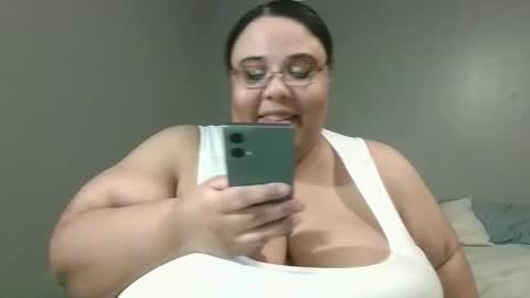 Snapshot of sluttyjess31 chatting on 05.07.26 Jessica online show from 05.07.26
