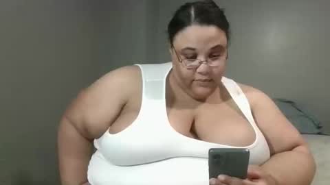 Snapshot of sluttyjess31 chatting on 05.09.26 Jessica online show from 05.09.26