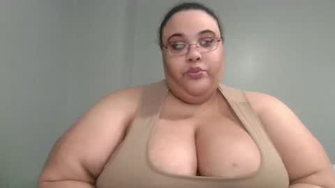 Snapshot of sluttyjess31 chatting on 05.27.26 Jessica online show from 05.27.26