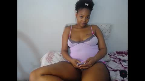 Snapshot of sluttykayy_ chatting on 10.24.25 sluttykayy_ online show from 10.24.25