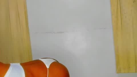 Snapshot of sluttysam_ chatting on 10.14.25 Sexyslutt online show from 10.14.25