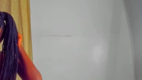 Snapshot of sluttysam_ chatting on 10.16.25 Sexyslutt online show from 10.16.25