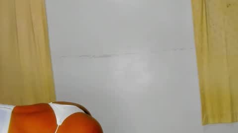 Snapshot of sluttysam_ chatting on 10.20.25 Sexyslutt online show from 10.20.25