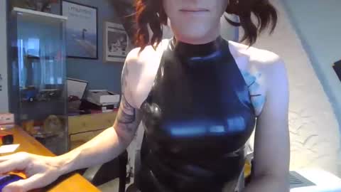 sluttytoy83 online show from 01.20.25