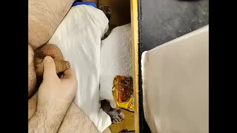 Snapshot of small_1986 chatting on 01.02.25 transmisin gratuita bajo demanda free broadcast on demand online show from 01.02.25