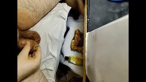 Snapshot of small_1986 chatting on 02.20.25 transmisin gratuita bajo demanda free broadcast on demand online show from 02.20.25