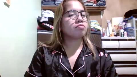 Snapshot of small_boobs59 chatting on 02.03.25 Lovewella online show from 02.03.25