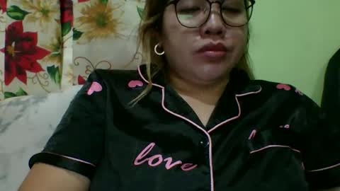 Snapshot of small_boobs59 chatting on 11.06.25 Lovewella online show from 11.06.25