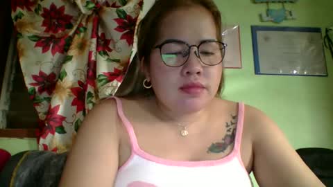 Snapshot of small_boobs59 chatting on 02.15.26 Lovewella online show from 02.15.26