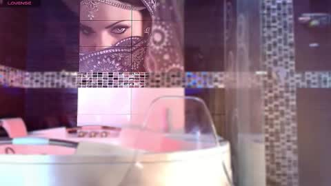 Small Hot19 online show from 11.29.25