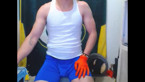 Snapshot of small_wood21 chatting on 01.10.26 small wood21 online show from 01.10.26