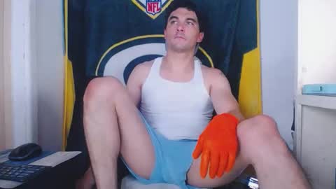 Snapshot of small_wood21 chatting on 02.09.26 small wood21 online show from 02.09.26