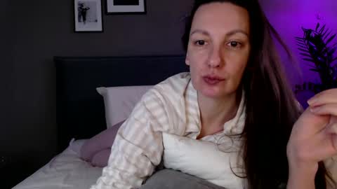 Snapshot of smalltittsbigsoul chatting on 02.10.25 Anna no bbbbybybbabebyy just Anna. And dont call me mom please. online show from 02.10.25