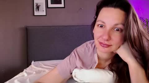 Snapshot of smalltittsbigsoul chatting on 02.15.25 Anna no bbbbybybbabebyy just Anna. And dont call me mom please. online show from 02.15.25