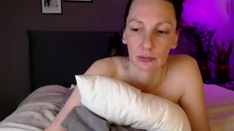 Snapshot of smalltittsbigsoul chatting on 02.16.25 Anna no bbbbybybbabebyy just Anna. And dont call me mom please. online show from 02.16.25