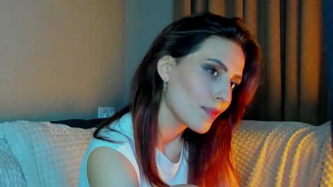 Snapshot of smile_forever_ chatting on 09.14.25 Bella online show from 09.14.25