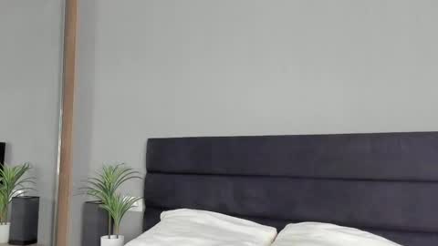 Snapshot of smile_forever_ chatting on 10.25.25 Bella online show from 10.25.25