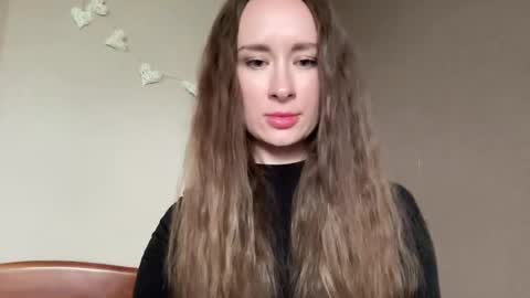 Snapshot of smilequeen_ chatting on 09.28.25 smilequeen_ online show from 09.28.25