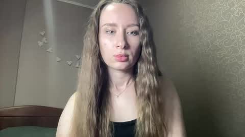 Snapshot of smilequeen_ chatting on 10.04.25 smilequeen_ online show from 10.04.25