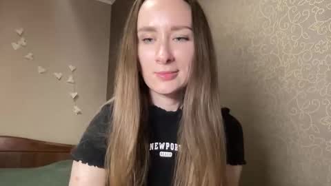 Snapshot of smilequeen_ chatting on 10.16.25 smilequeen_ online show from 10.16.25