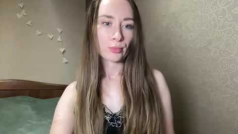 Snapshot of smilequeen_ chatting on 10.21.25 smilequeen_ online show from 10.21.25