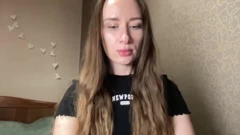 Snapshot of smilequeen_ chatting on 10.22.25 smilequeen_ online show from 10.22.25