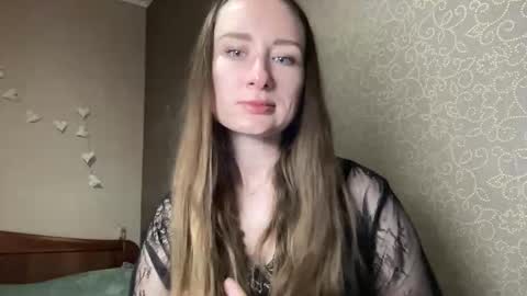 Snapshot of smilequeen_ chatting on 10.23.25 smilequeen_ online show from 10.23.25