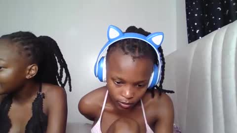 smiley luv1 online show from 12.19.25