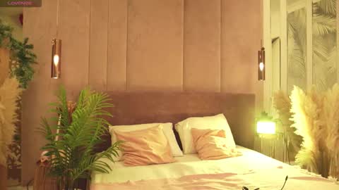 Mia online show from 03.15.26