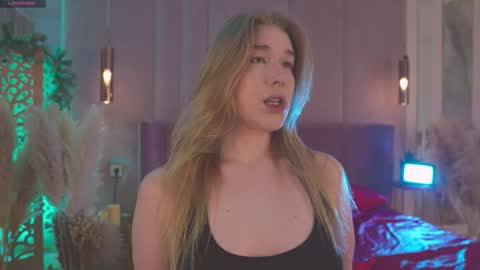 Mia online show from 03.30.26