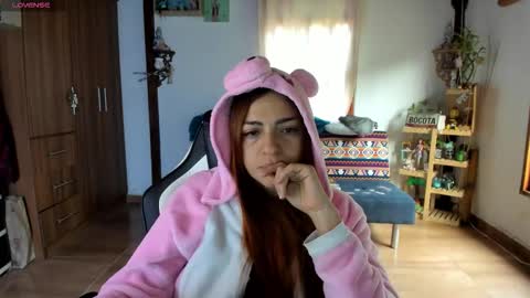 Snapshot of smilingsalor chatting on 10.08.25 SmilingSalor online show from 10.08.25