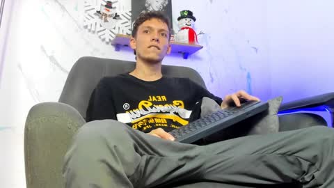 Snapshot of smitgrey chatting on 12.29.24 SMIT online show from 12.29.24