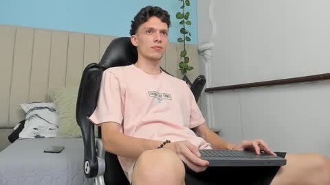 Snapshot of smitgrey chatting on 01.31.25 SMIT online show from 01.31.25