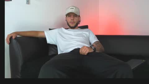 Snapshot of smith_luxes777 chatting on 03.03.26 777 online show from 03.03.26