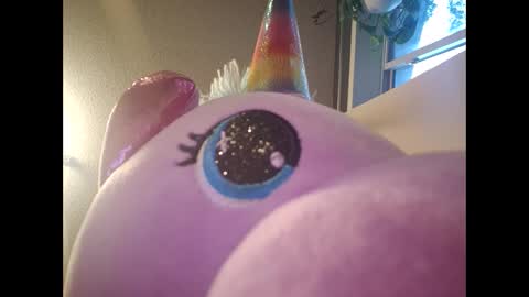 Snapshot of smokeingbitch420 chatting on 09.19.25 love bug online show from 09.19.25