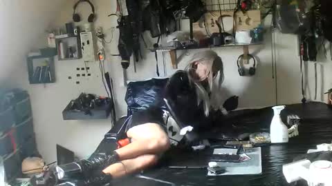 smokeslut365 online show from 06.10.26