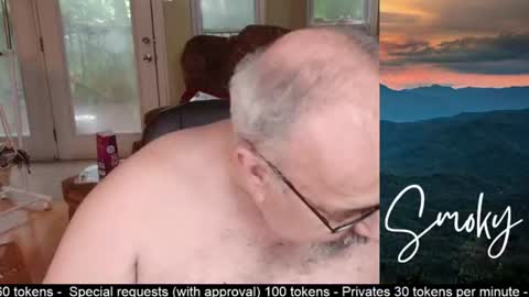 Snapshot of smokymountanman chatting on 06.22.26 smokymountanman online show from 06.22.26