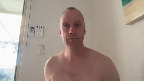 Snapshot of smoothroundbottom chatting on 10.15.25 KinkyDonks online show from 10.15.25