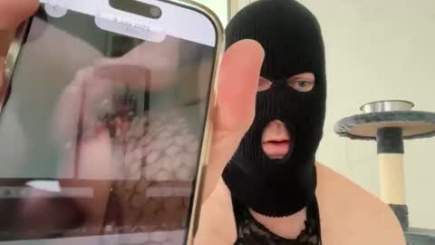 Snapshot of smoothroundbottom chatting on 02.07.26 KinkyDonks online show from 02.07.26