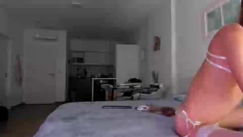 Snapshot of sn0wcat chatting on 09.22.25   online show from 09.22.25