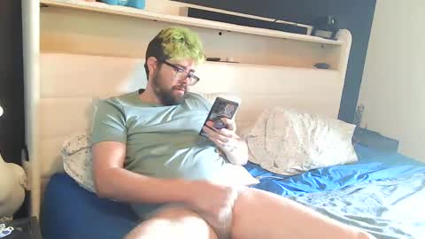 Snapshot of snackonzach chatting on 09.13.25 snackonzach online show from 09.13.25