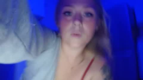 Snapshot of sneakyalicek chatting on 09.25.25 sneakyalicek online show from 09.25.25