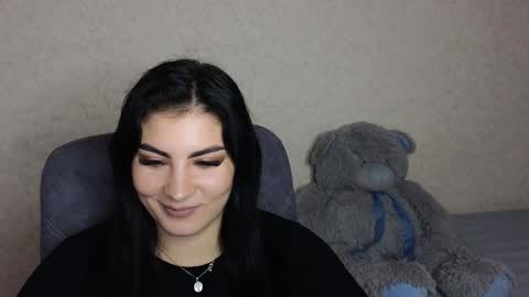 Snapshot of snickertail chatting on 10.22.25 Olivia online show from 10.22.25