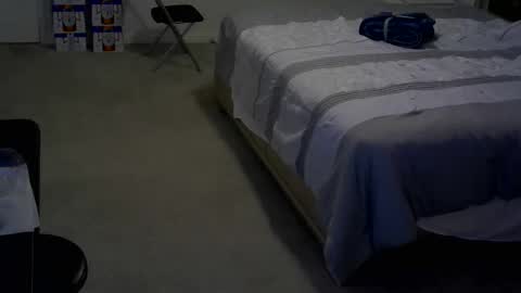 Snapshot of snizniz chatting on 12.16.24 snizniz online show from 12.16.24