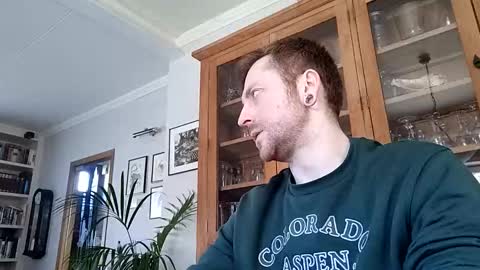 Snapshot of snoecks chatting on 02.25.26 snoecks online show from 02.25.26