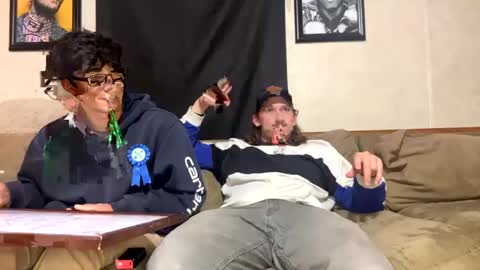 Snapshot of snoochiepoochies chatting on 12.02.24 Will Rex online show from 12.02.24