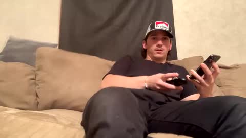 Snapshot of snoochiepoochies chatting on 11.04.25 Will Rex online show from 11.04.25