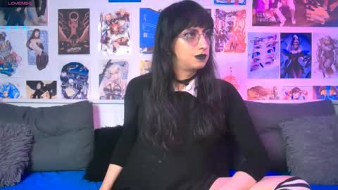 Snapshot of snowblack_ chatting on 11.01.25 Snow and Bubble online show from 11.01.25